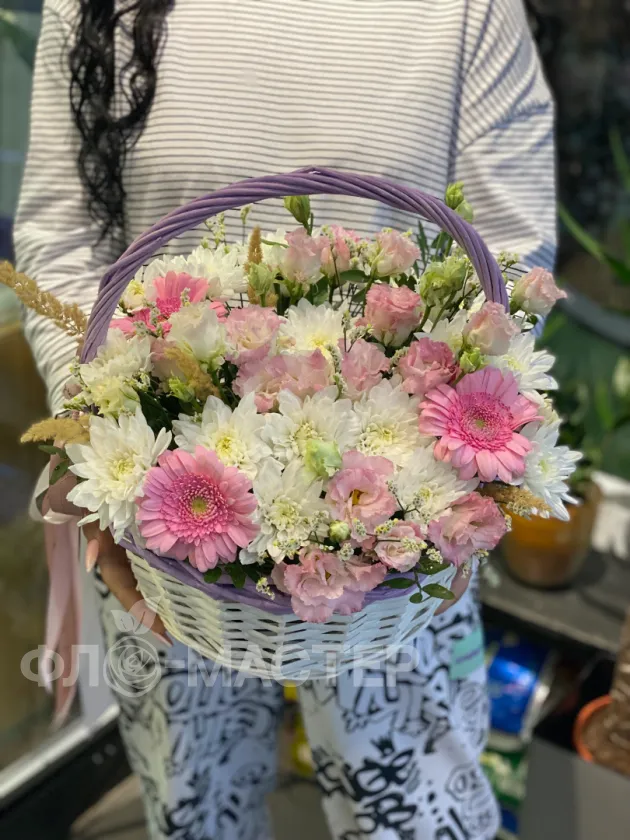 Корзина &laquo;Изящество цветов&raquo;