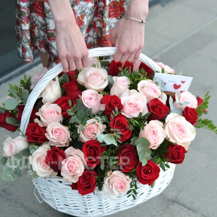 Корзина &laquo;Волшебные мгновения&raquo;