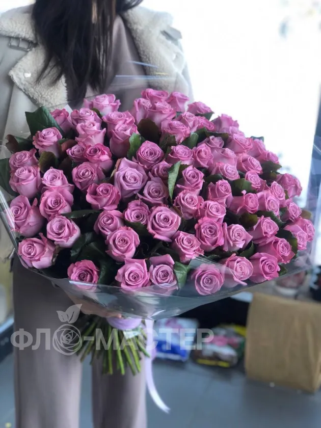 Розы нежно сиреневые  75 шт