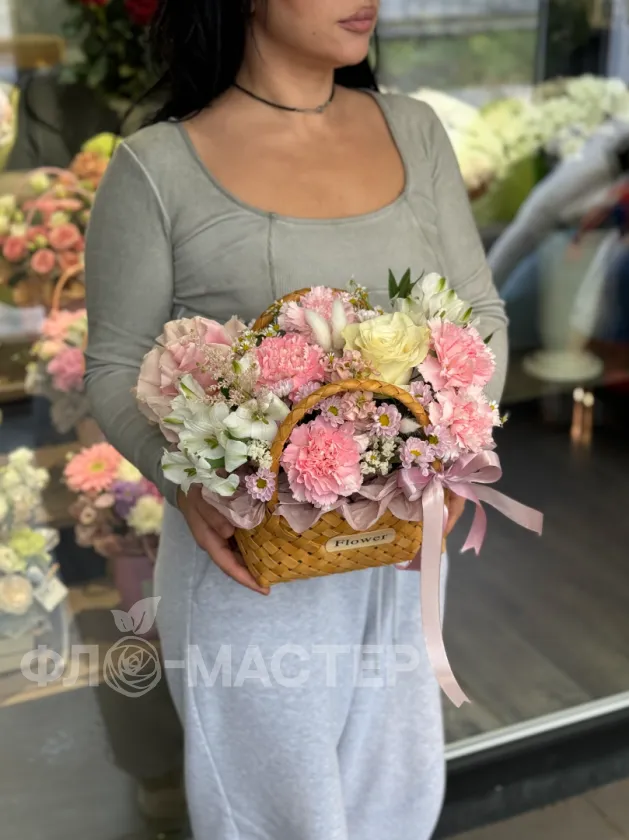 Композиция &laquo;Девочка с персиками&raquo;