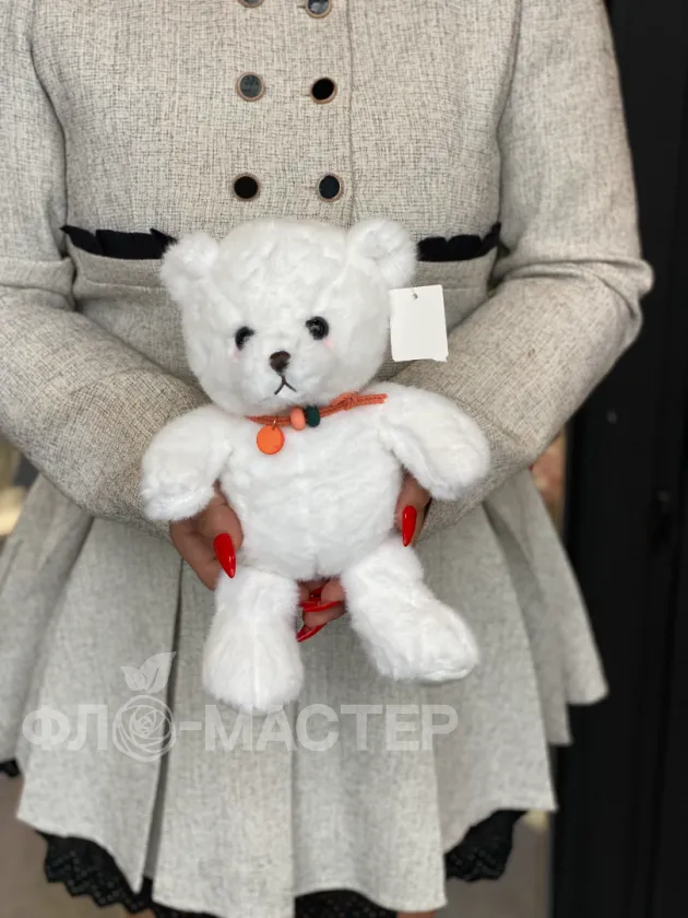 Мишка с бусами