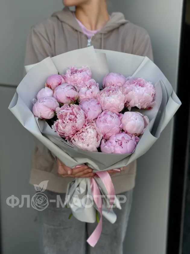 Букет &laquo;15 пионов&raquo;