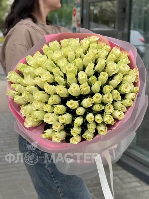 Белые розы 50 см 101шт
