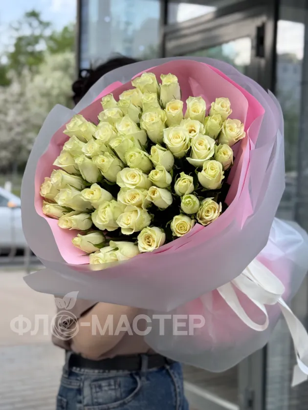 Белые розы 50см 51шт