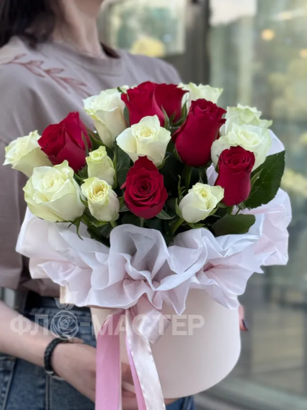 Коробка роз микс &laquo;S&raquo; 19шт