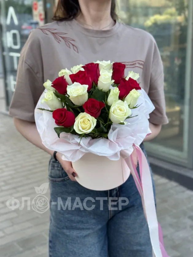 Коробка роз микс &laquo;S&raquo; 19шт