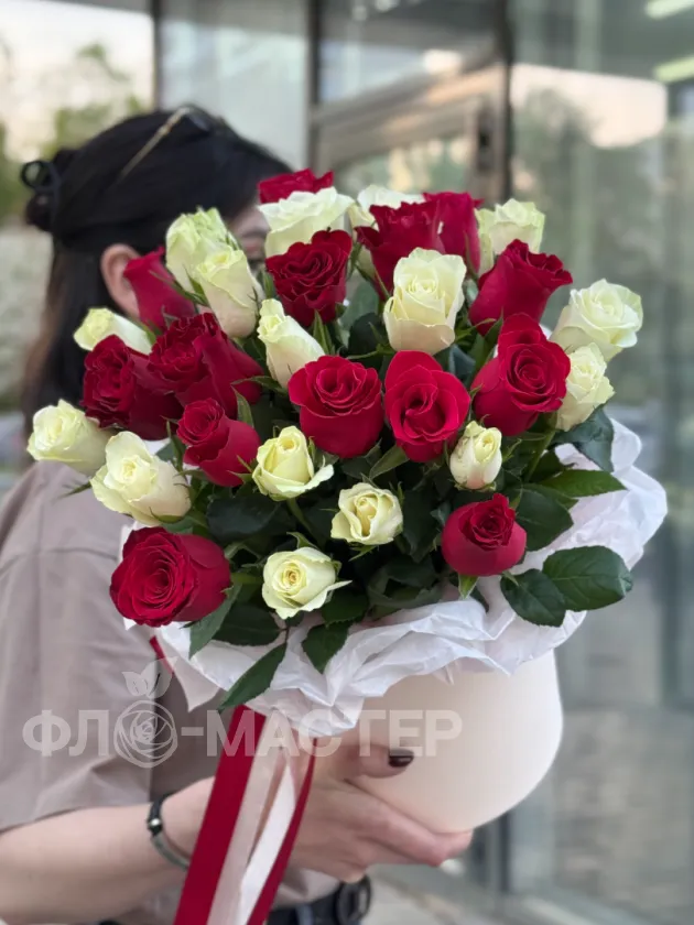 Коробка роз микс &laquo;M&raquo; 29шт