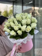 Коробка белых роз &laquo;M&raquo; 41шт 0