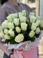 Коробка белых роз &laquo;S&raquo; 31шт 1