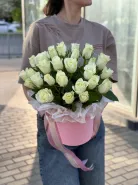 Коробка белых роз &laquo;S&raquo; 31шт 2