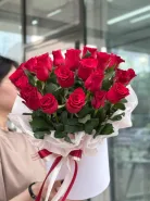 Коробка красных роз &laquo;M&raquo; 25шт 0