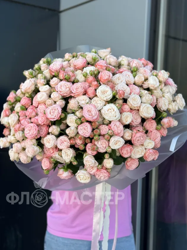 Букет &laquo;Пионовидная кустовая роза 51 шт&raquo;