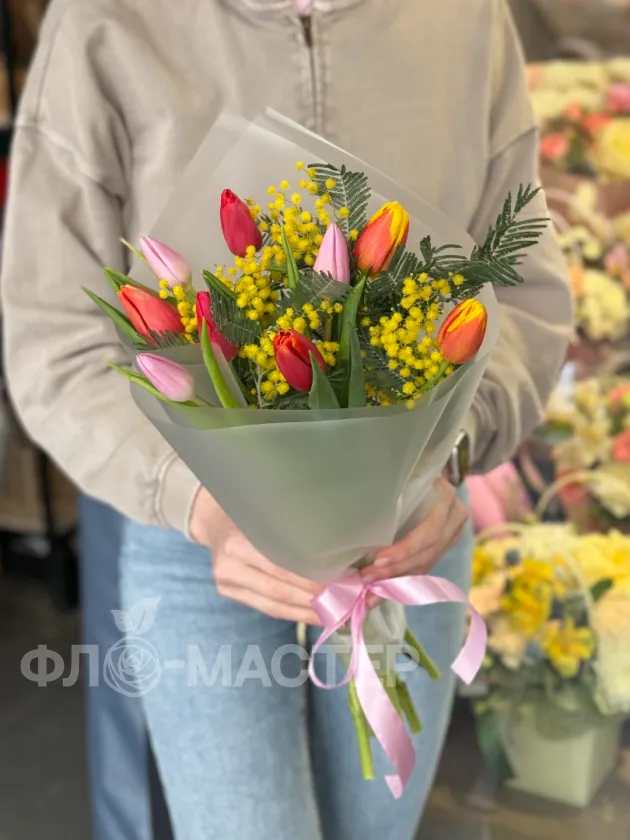 Букет &laquo;9 тюльпанов с мимозой&raquo;
