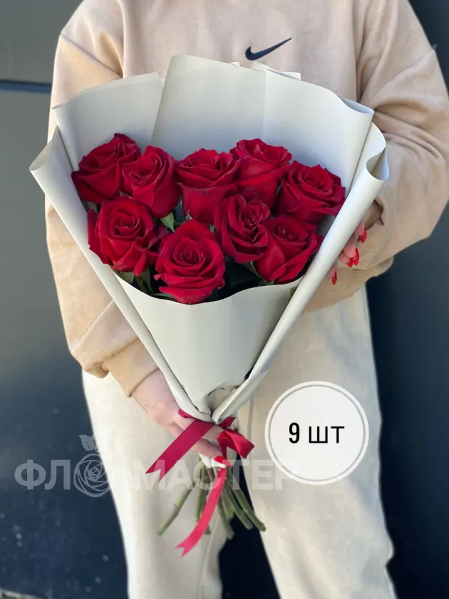 Букет красных роз Эквадор 60 см (3шт, 5шт, 7шт, 9шт, 11шт)