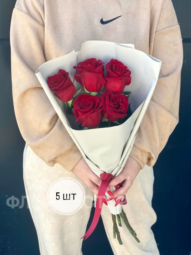 Букет красных роз Эквадор 60 см (3шт, 5шт, 7шт, 9шт, 11шт)