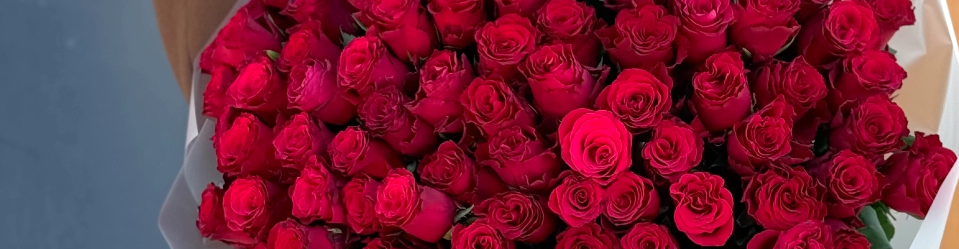 35 роз - 3950р<br>51 роза - 5100р<br>101 роза - 9595р