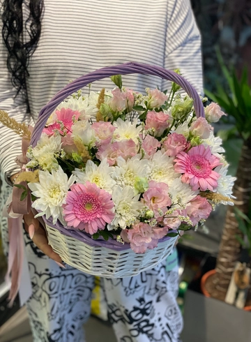 Корзина «Изящество цветов» от интернет-магазина цветов в 