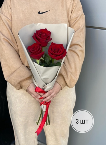Букет красные розы Эквадор 50 см (3шт, 5шт, 7шт, 9шт, 11шт)  от интернет-магазина цветов в 