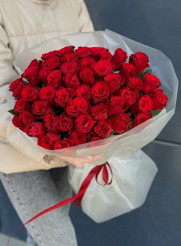 Красные розы 50см 51шт от интернет-магазина цветов в 