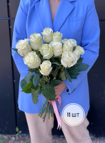 Белые розы Эквадор 60 см (11шт, 15шт, 25шт, 35шт, 45шт) от интернет-магазина цветов в 