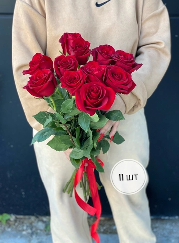 Красные розы Эквадор 60 см (11шт, 15шт, 25шт, 35шт, 51шт) от интернет-магазина цветов в 