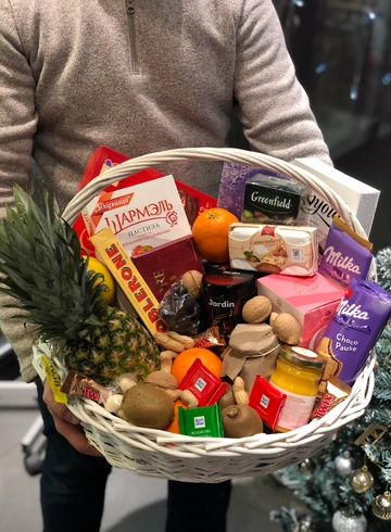 Корзина Сладостей от интернет-магазина цветов в 