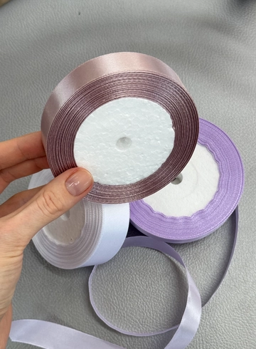 Атласная лента 1 рулон (цвета в ассортименте) от интернет-магазина цветов в 