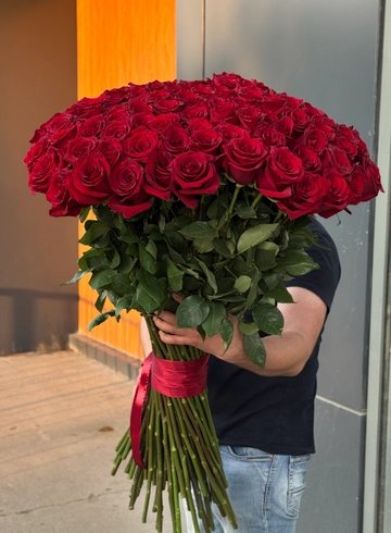 Розы 90см 101шт (под заказ от 2-х часов, уточняйте у менеджера) от интернет-магазина цветов в 