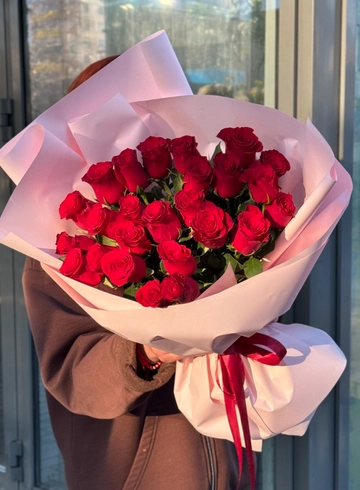 Букет «Калейдоскоп» 25 роз от интернет-магазина цветов в 