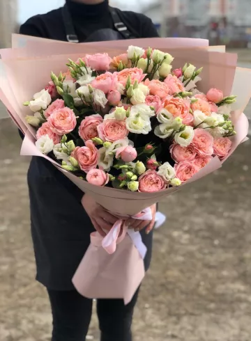 Букет &laquo;Лучшей на свете&raquo; от интернет-магазина цветов в 