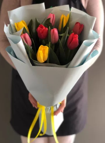 Букет &laquo;9 тюльпанов микс&raquo; от интернет-магазина цветов в 