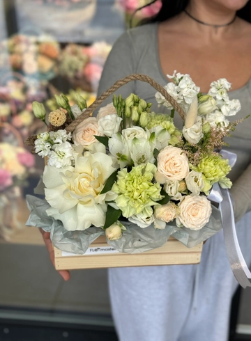 Композиция «Зимняя сказка» от интернет-магазина цветов в 