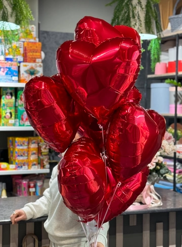 Шар красный  &laquo;Сердце 7 шт&raquo; от интернет-магазина цветов в 
