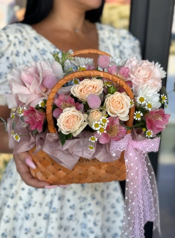 Композиция из цветов «Первая встреча» от интернет-магазина цветов в 