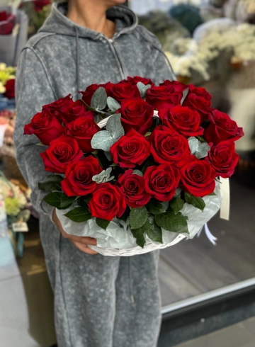 Корзина роз «Большая любовь» от интернет-магазина цветов в 