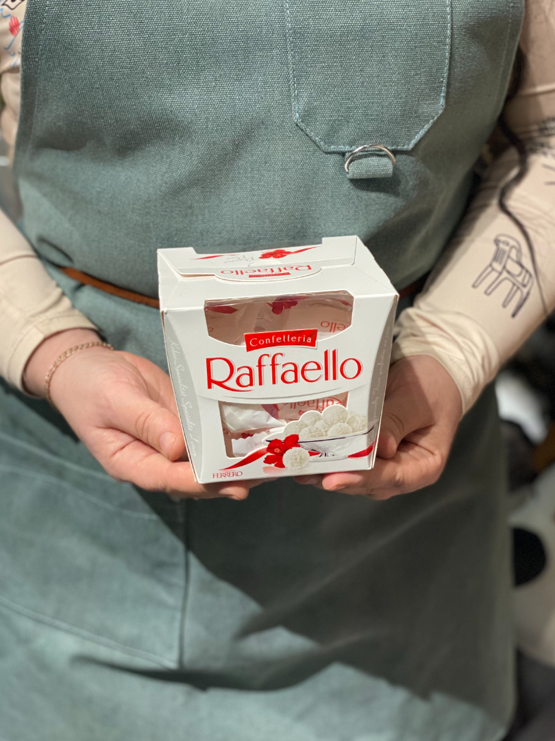 Купить Конфеты «Raffaello» (Рафаэлло) за 590 руб. в Набережных Челнах -  «FLO-master»