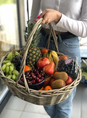 Корзина фруктов от интернет-магазина цветов в 